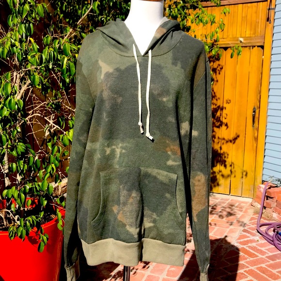 Alternative Tops - Alternative Camo Hoodie Size L